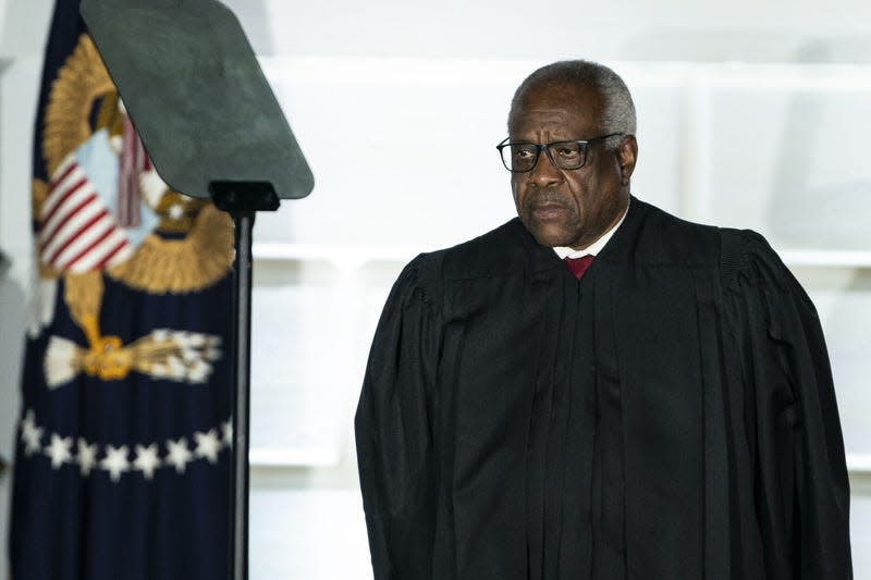 Clarence Thomas, associate justice of the U.S. Supreme Court, listens during a ceremony on the South Lawn of the White House in Washington, D.C., U.S., on Monday, Oct. 26, 2020. - Photo: Al Drago/Bloomberg (Getty Images)