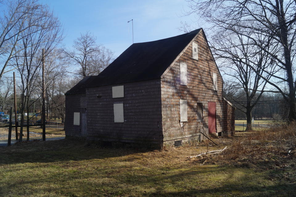 A rear view of the Frazee House in Scotch Plains, N.J. (Photo: Michael Walsh/Yahoo News)