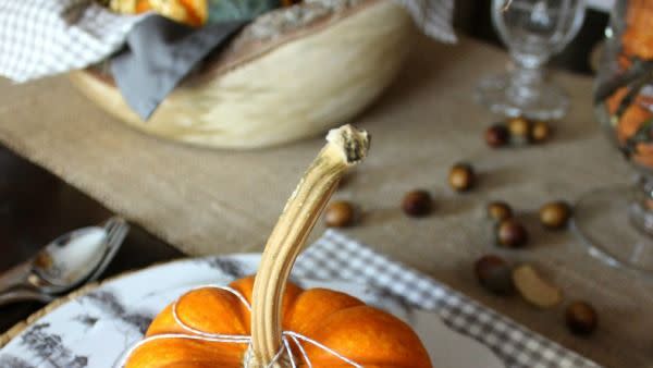 thanksgiving table pumpkin place setting