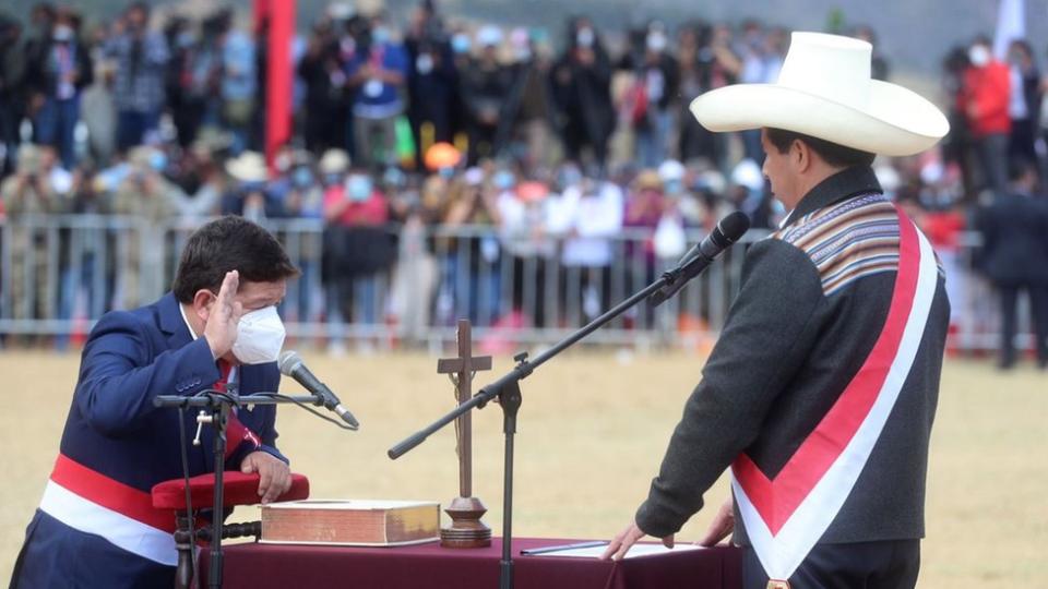 Guido Bellido jura como primer ministro de Perú