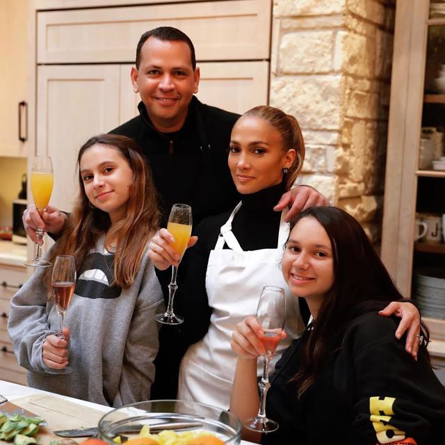 Jennifer Lopez & Alex Rodriguez Get Dinner Together in Israel