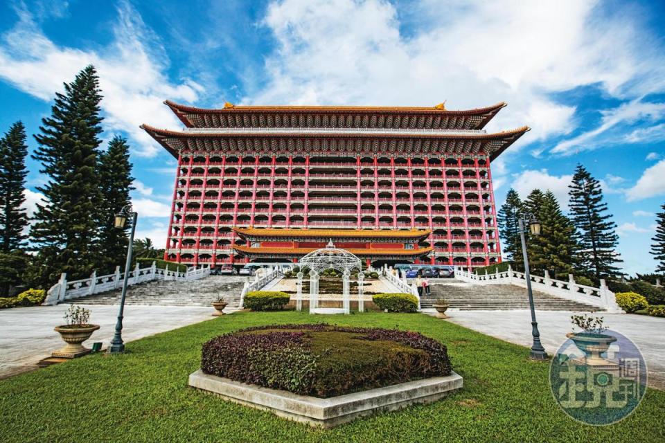 圓山大飯店是台灣知名地標飯店，在國際間名聲響亮。