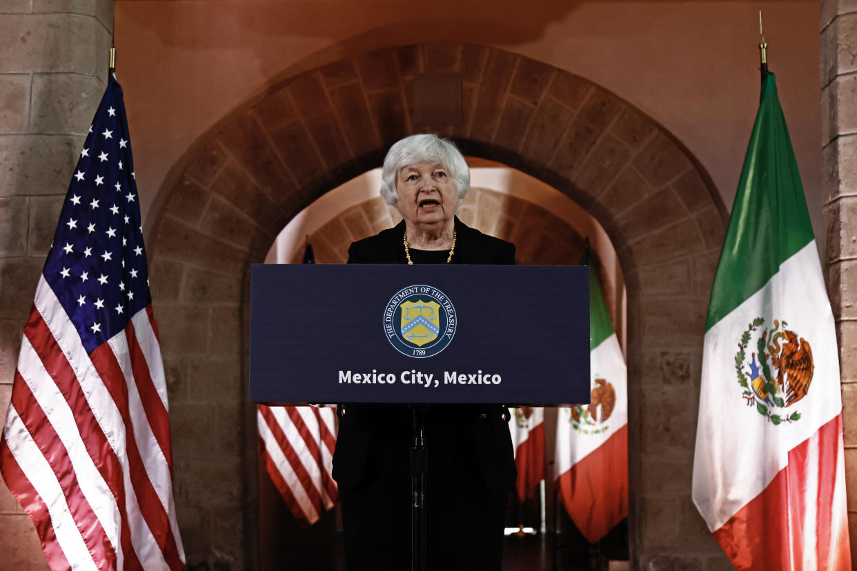 EU sanciona a dos empresas y a 15 mexicanos presuntamente ligados al cártel Beltrán Leyva por tráfico de fentanilo (Foto por:RODRIGO OROPEZA/AFP via Getty Images)