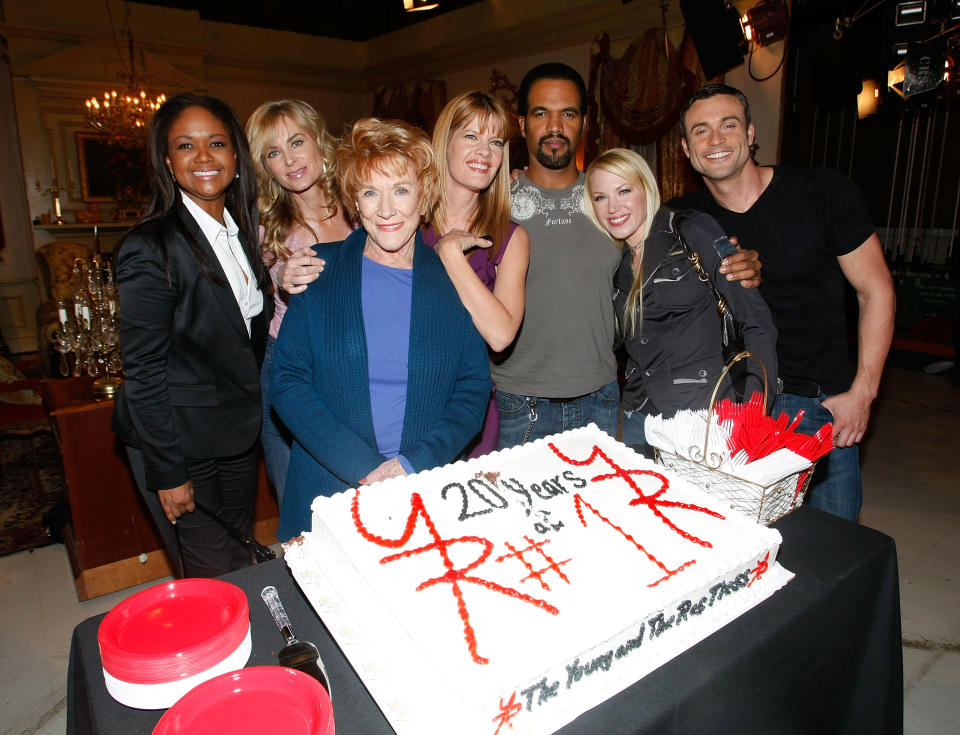 LOS ANGELES, CA - DECEMBER 11:  (L-R) Cast members of 