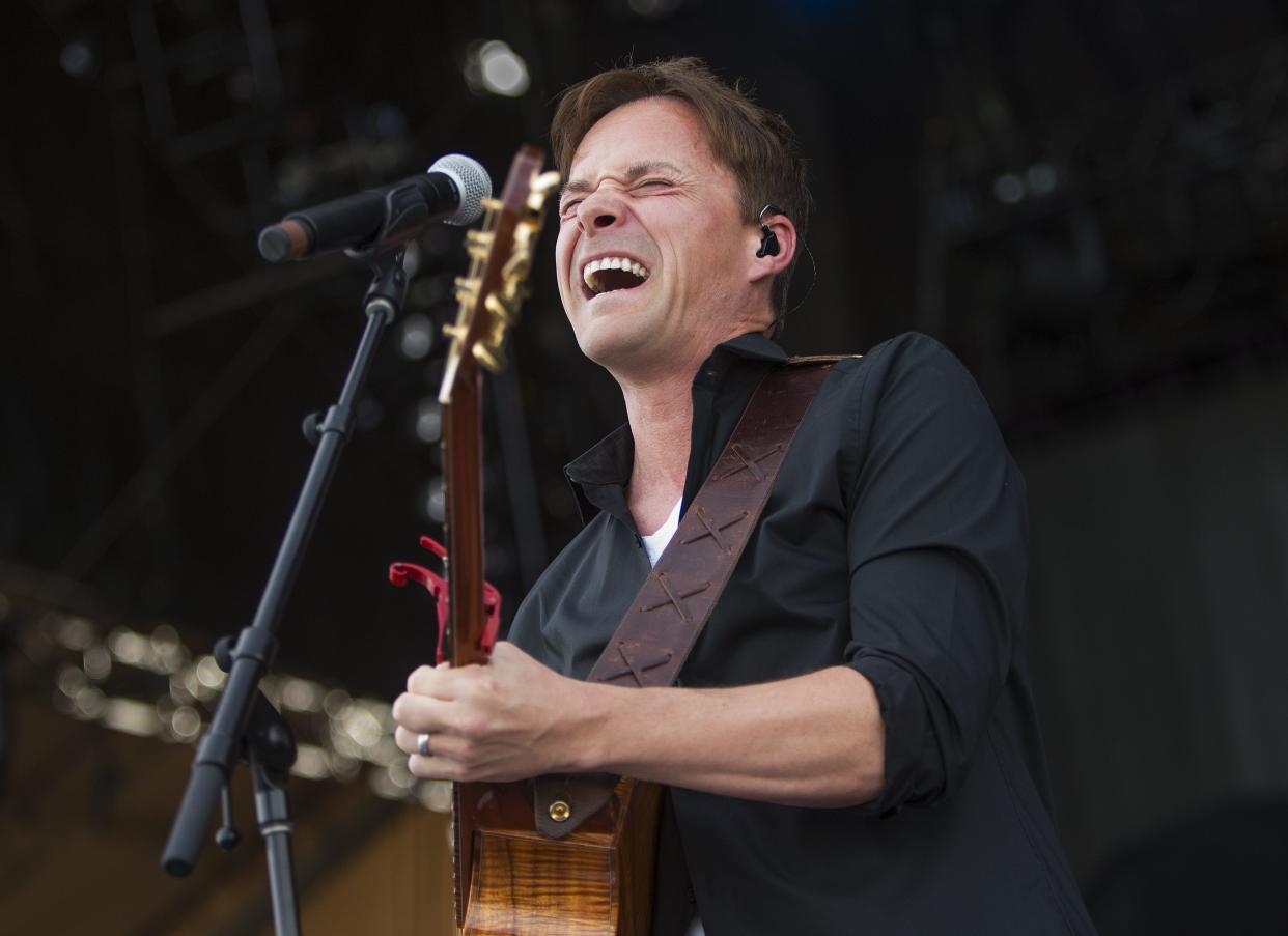 Bryan White performs April 5, 2018, at Country Thunder Arizona Music Festival.