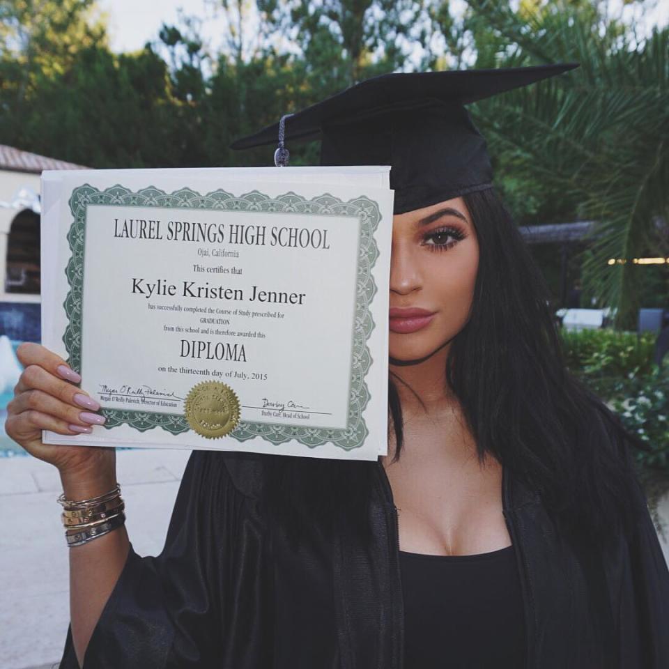 Kylie Jenner S Epic Graduation Party Features A Twerking Khloe Kardashian Watch The Wild Videos