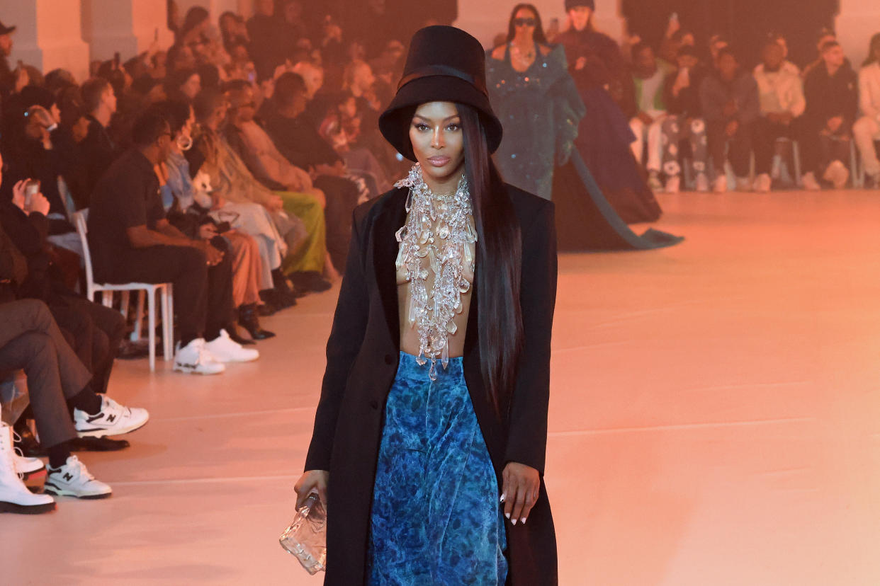 Naomi Campbell en Paris Fashion Week (Photo by Taylor Hill/WireImage)