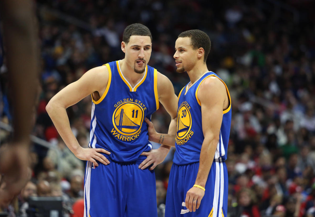 Jan 25, 2012; Oakland, CA, USA; Golden State Warriors point guard Stephen  Curry (30) dribbles the