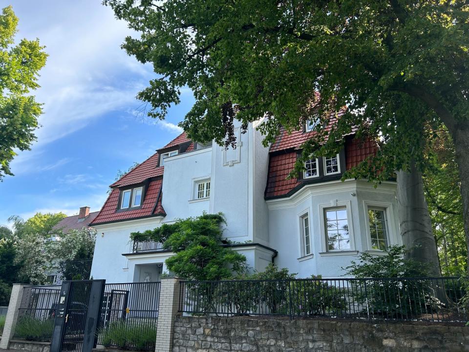 Im Nobelviertel Dahlem steht in bester Lage diese Villa – und sucht einen neuen Eigentümer. - Copyright: Luca Schallenberger