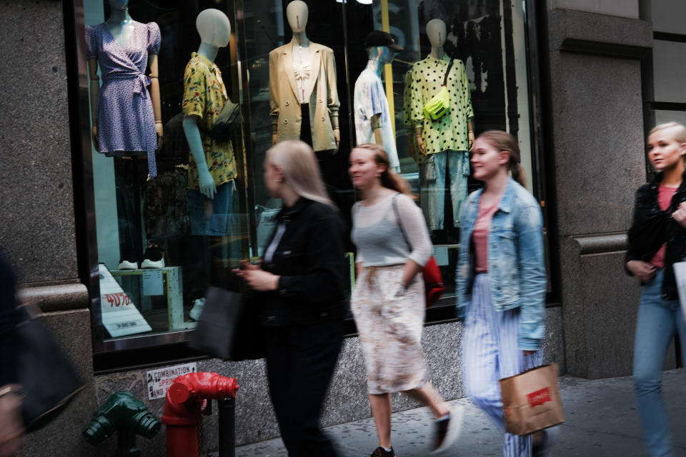 NEW YORK, NY - MAY 30: People shop along Broadway in lower Manhattan on May 30, 2019 in New York City. New numbers released by the Commerce Department on Thursday show that the U.S. economy grew by 3.1% to start the year, slightly better than expected. (Photo by Spencer Platt/Getty Images)
