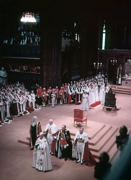 1953年，英國女王伊莉莎白二世在西敏寺的加冕典禮（BiblioArchives / LibraryArchives from Canada@Wikipedia/CC BY 2.0）