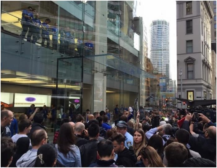 The Sydney Apple Store is on the city's busiest street, and the narrow path makes for chaotic scenes