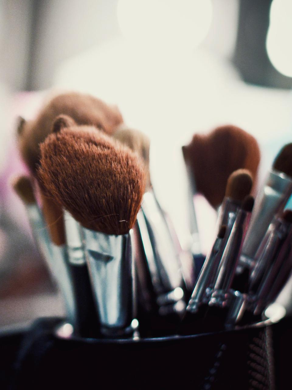 A Reddit user recently revealed their makeup brush drying hack, and it's so good we had to share with the world.