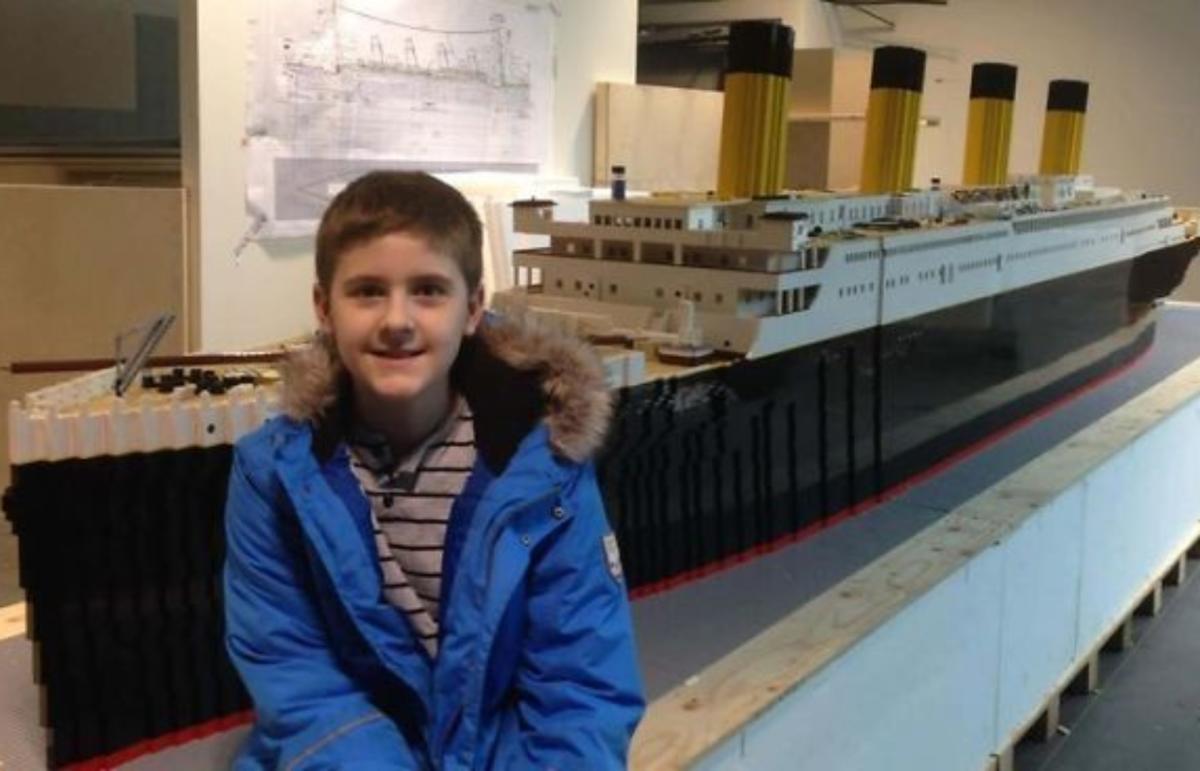 FOTOS | Un niño con autismo ha construido la maqueta del Titanic más grande  del mundo con piezas de LEGO