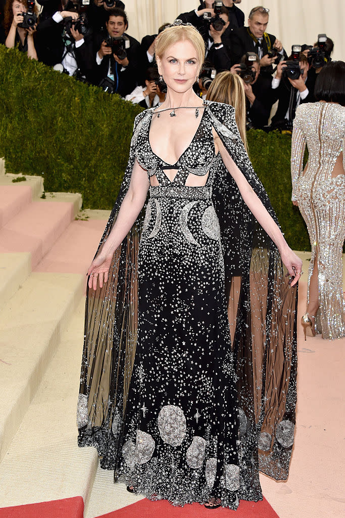 Nicole Kidman at the 2016 Met Gala, Alexander McQueen, red carpet