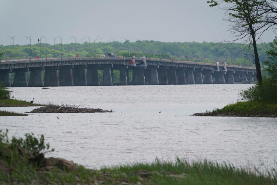 Crews have been out repairing the Île-aux-Tourtes bridge since its closure.