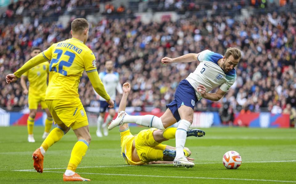 Kane goes down - Robin Jones/Getty Images