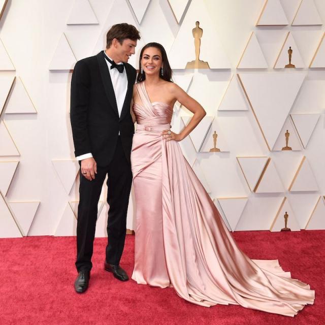 Oscars Red Carpet 2021: See the Best Celebrity Fashion