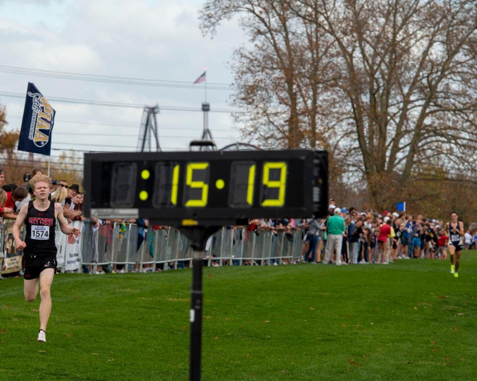 PIAA Cross Country Brian DiCola, Thomas Smigo bring home gold