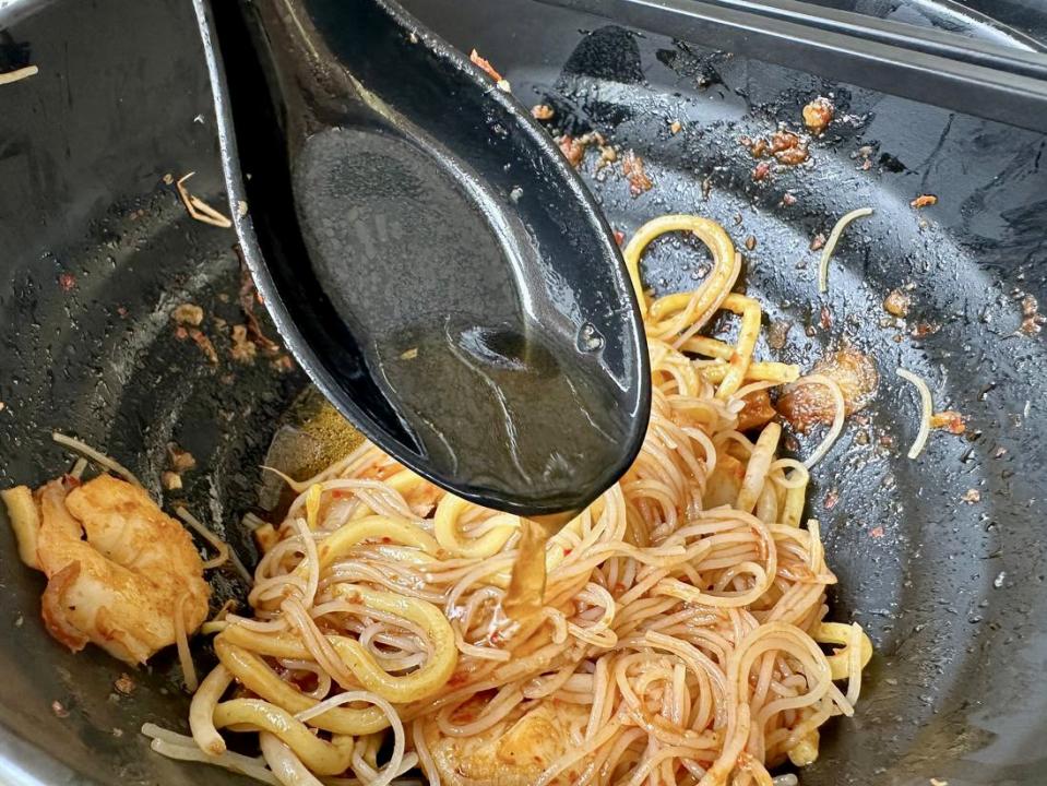 Covent Garden Prawn Noodle 8