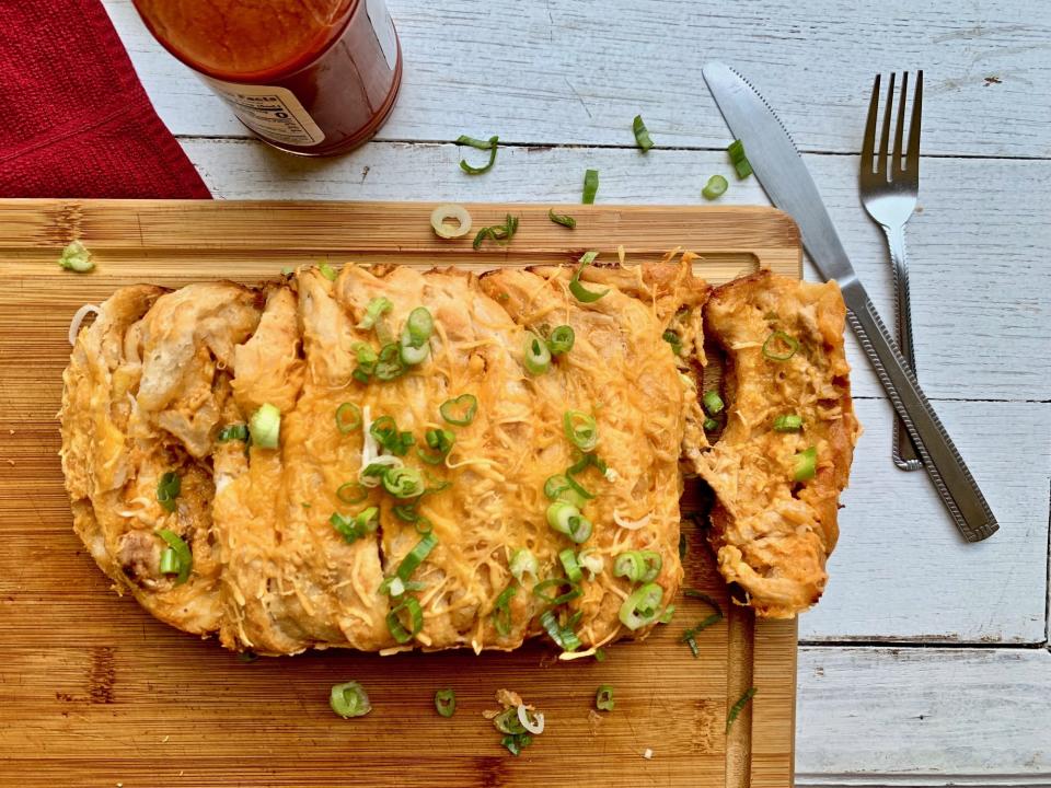 Buffalo Chicken Pull-Apart Bread