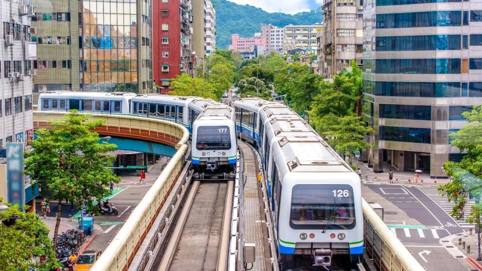 Taipei Metro (MRT) Unlimited Travel Pass (Designated MRT stations Counters Pick Up). (Photo: Klook SG)