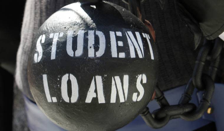 Private Student Loans vs Government Student Loans: One Could Save You From Crippling Debt