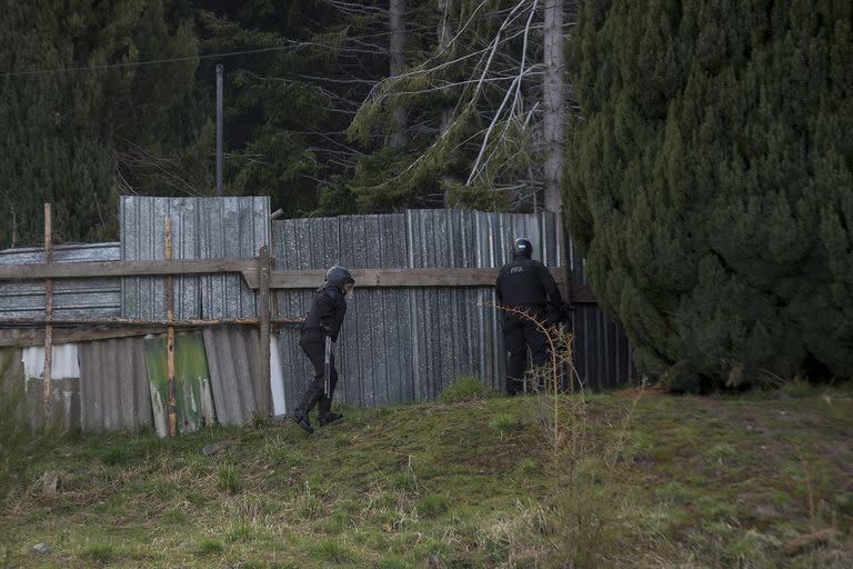 Parte del operativo de fuerzas federales en ocupación mapuche de Mascardi el 4 de octubre pasado