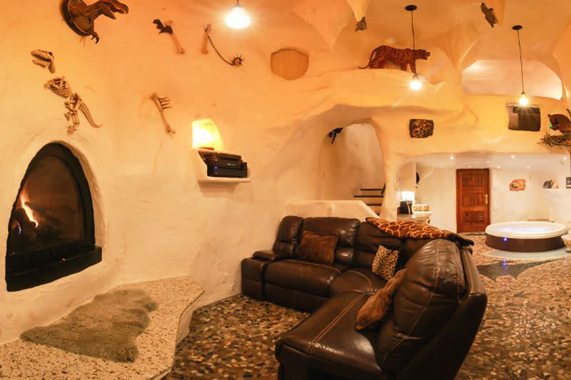 The Cave, Adventure Suites in North Conway, New Hampshire