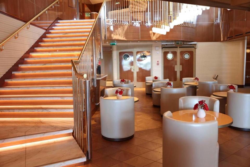 Este es un restaurante llamado Wake en el barco Valiant Lady de Virgin Voyages el domingo 30 de octubre de 2022, en Port Miami.