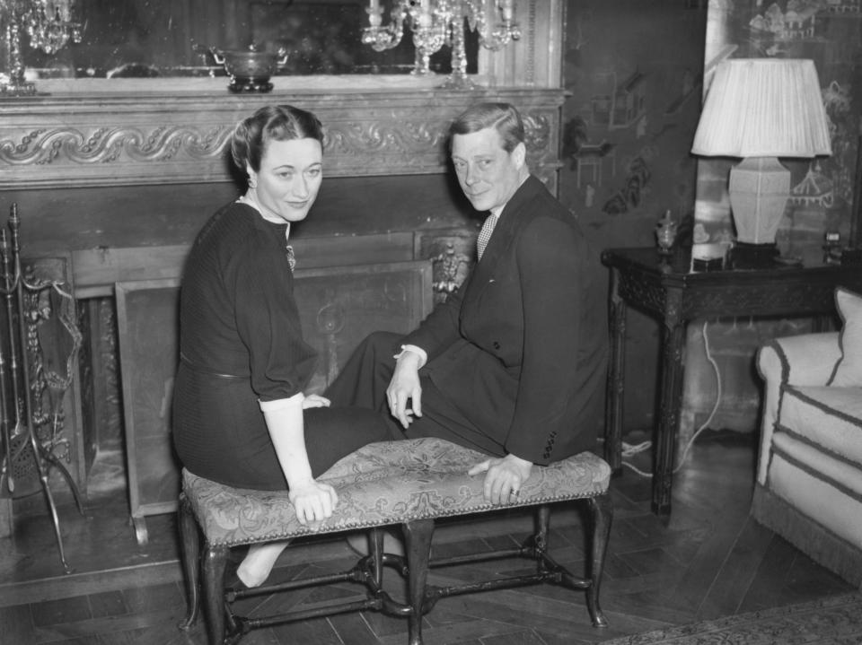 The Duke (1894 - 1972) and Duchess (1896 - 1986) of Windsor spend the New Year at the Villa La Croe near Cap d'Antibes, on the French Riviera, 1st January 1939. (Photo by Fox Photos/Hulton Archive/Getty Images)