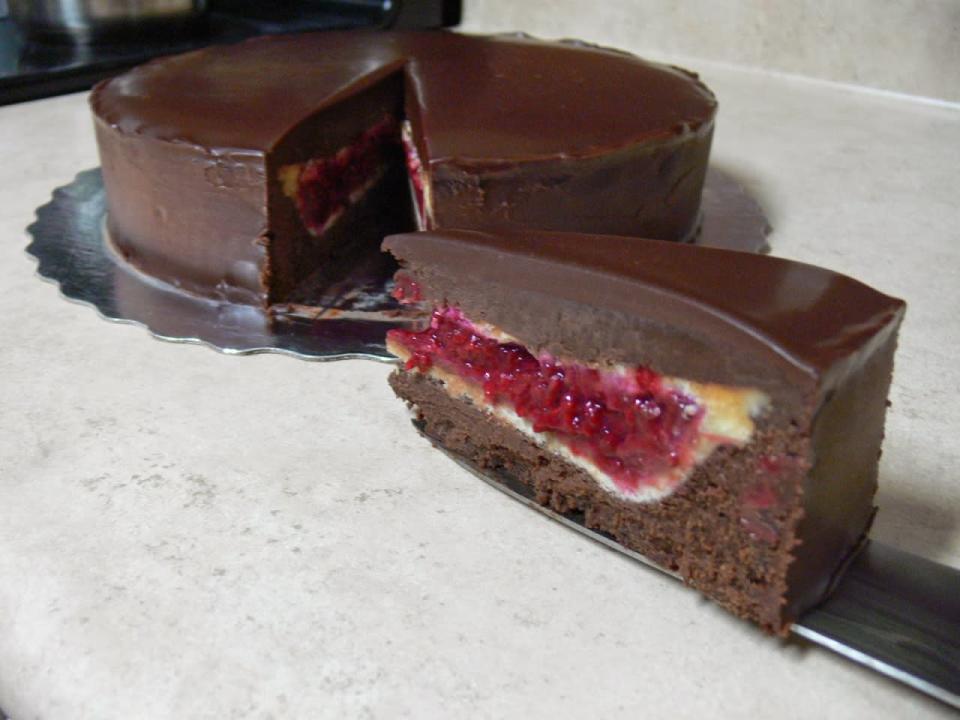 Raspberry pie + dark chocolate cake.