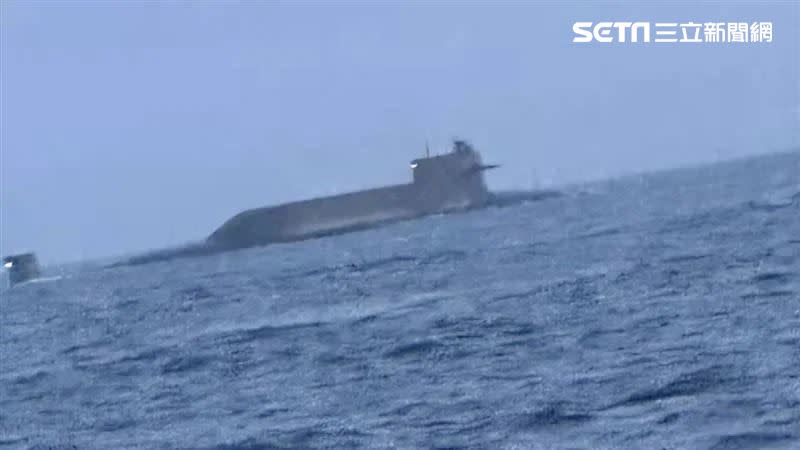 澎湖今日有漁民目擊中共潛艦上浮，引起網友熱議。（圖／翻攝畫面）