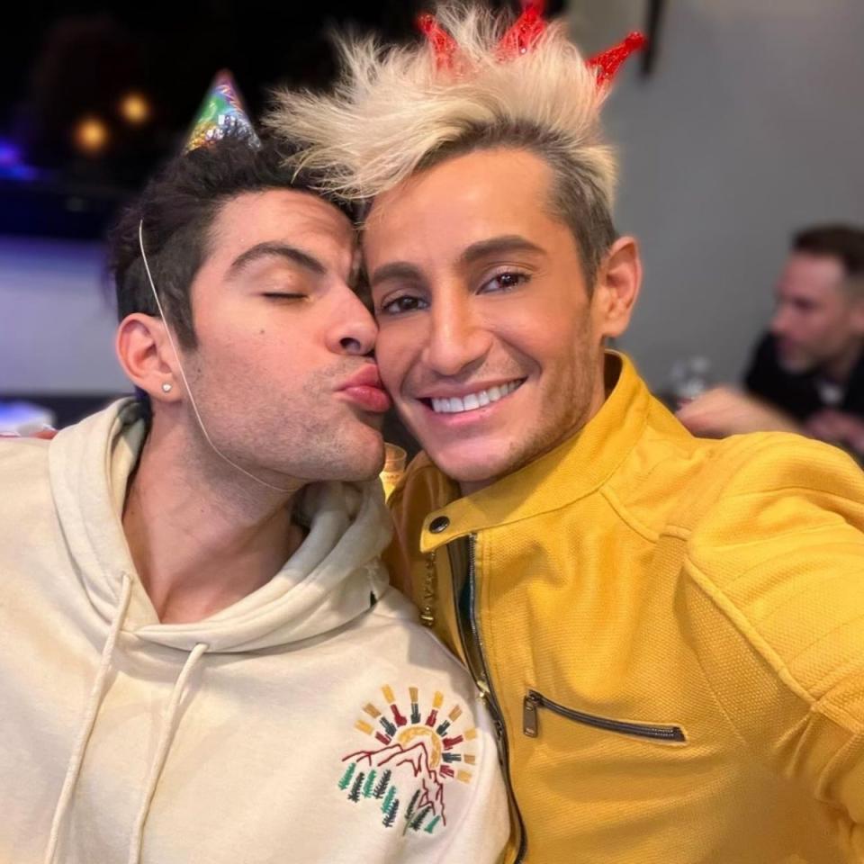 Ariana Grandes Brother Frankie Grande Marries Hale Leon In Intimate Wedding Ceremony