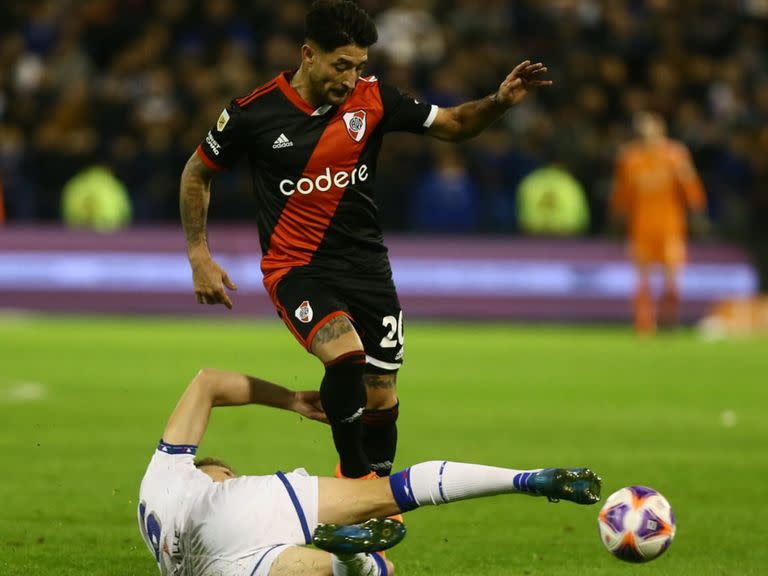 Milton Casco es uno de los futbolistas de River que más deben elevar su nivel; será titular ante Defensa y Justicia