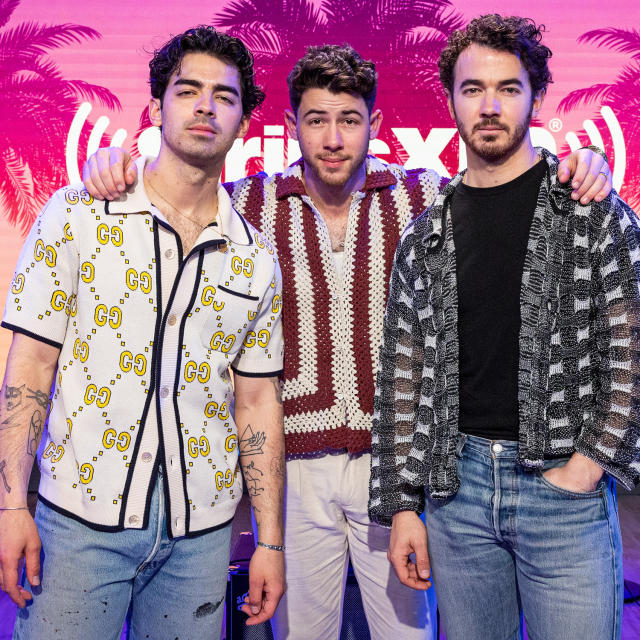 Jonas Brothers booked for Cowboys' game 