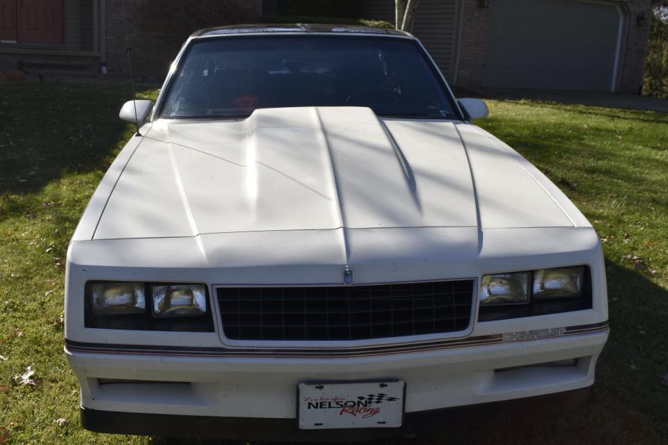 Wayne Nelson's 1986 Chevrolet Monte Carlo. Under the hood: a 421 cubic-inch small block Chevy engine with a 3.875 stroke forged crankshaft, 6-inch I beam rods, full-floating pistons, racing heads and much more. I should have raised the hood and taken a picture.