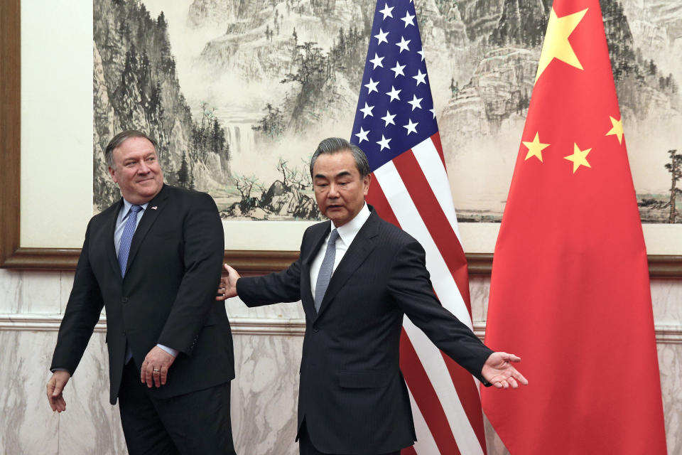 <span>美國國務卿龐佩奧（</span><b>Mike Pompeo</b><span>）與中國外長王毅，圖片來源：AP</span>