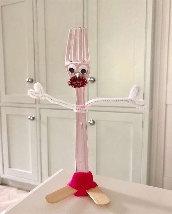 holly-willoughby-kitchen-forky