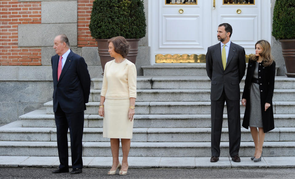 King Juan Carlos I of Spain (L), Queen Sofia of Spain (2nd L), Prince Felipe of Spain (2nd R) and Princess Letizia of Spain (R) receive the President of Chile Sebastian Pinera and her wife Cecilia Morel de Pinera at Zarzuela Palace on March 7, 2011 in Madrid, Spain. (Photo by Fotonoticias/WireImage)