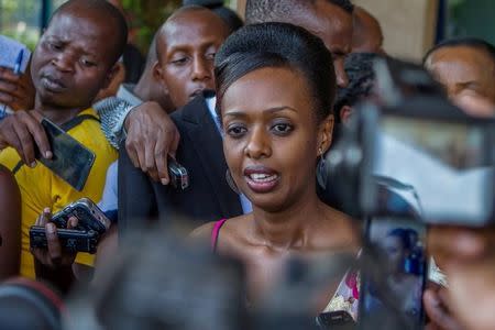 FILE PHOTO - Diane Shima Rwigara, a leading critic of Rwanda's president, speaks to the media in Kigali, Rwanda, June 20, 2017. REUTERS/Jean Bizimana/File Photo