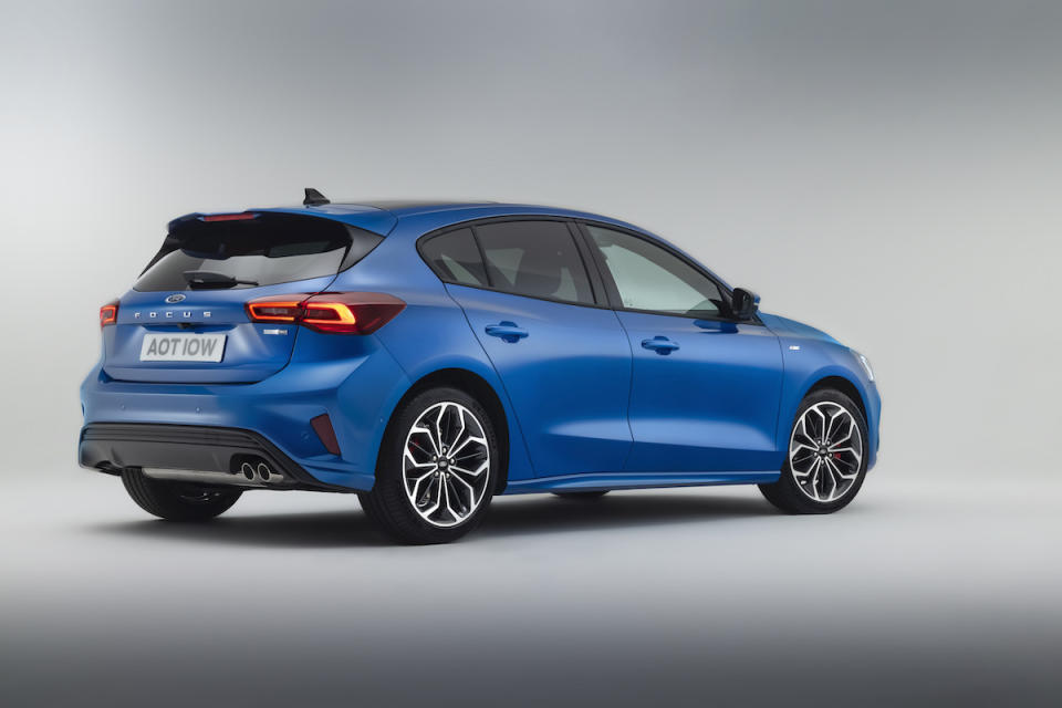 2021_FORD_FOCUS_ST-LINE_02.jpg