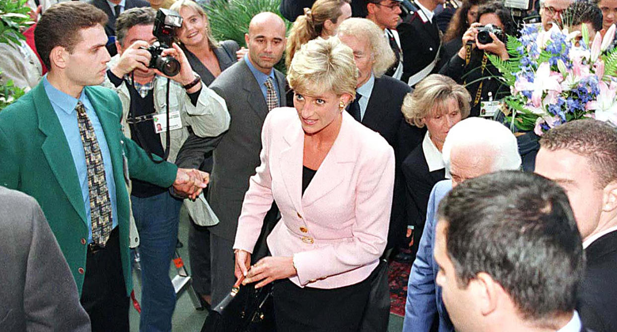 Princess Diana arrives at an event to be recognized for her charity work. (Photo: Julian Parker/UK Press via Getty Images)