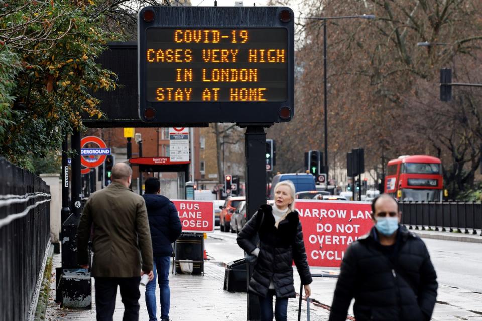 Die Auswirkungen einer weiteren Pandemie wären „katastrophal“, warnt die Liste (AFP via Getty Images)