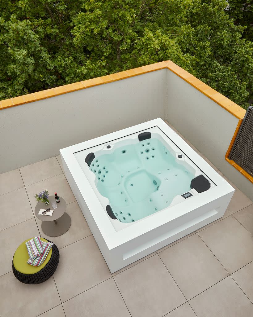 Terraza con jacuzzi