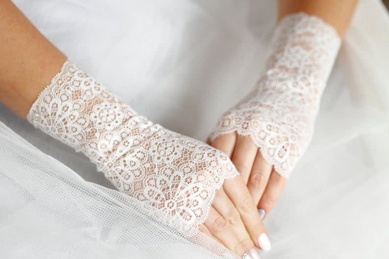 Lace Fingerless Gloves