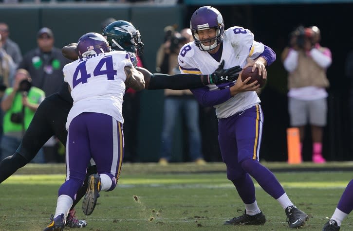 Oct 23, 2016; Philadelphia, PA, USA; Minnesota Vikings quarterback Sam Bradford (8) avoids the rush of Philadelphia Eagles middle linebacker Jordan Hicks (58) during the second half at Lincoln Financial Field. The Philadelphia Eagles won 21-10. Mandatory Credit: Bill Streicher-USA TODAY Sports