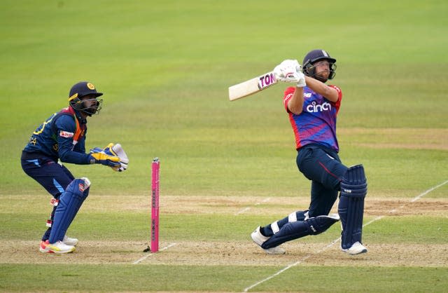 Dawid Malan hits a six 