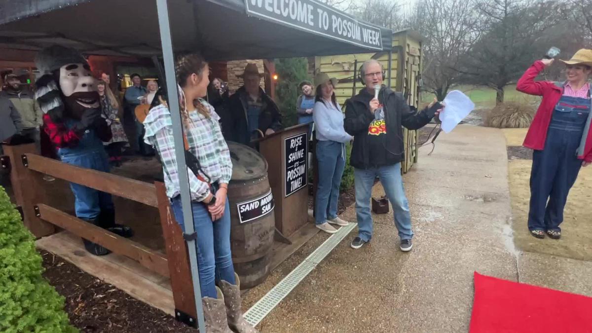 VIDEO Sand Mountain Sam the possum forecasts spring