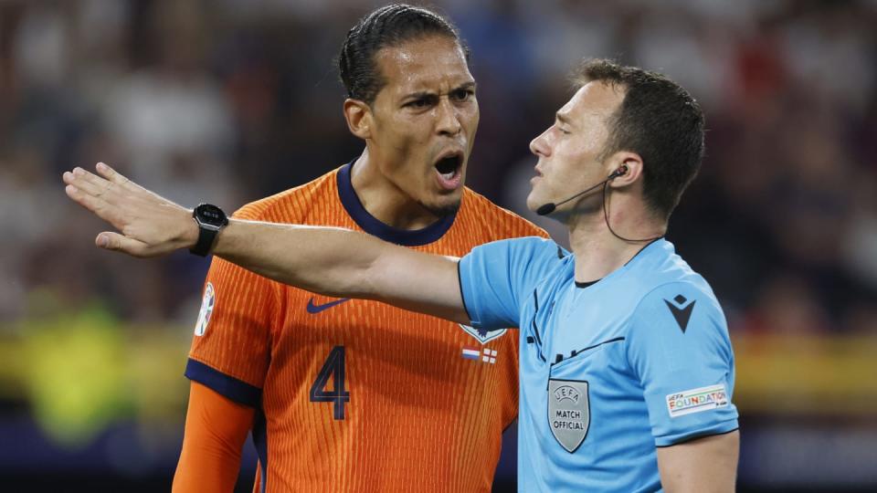 Virgil van Dijk fumes at referee in Netherlands' defeat to England